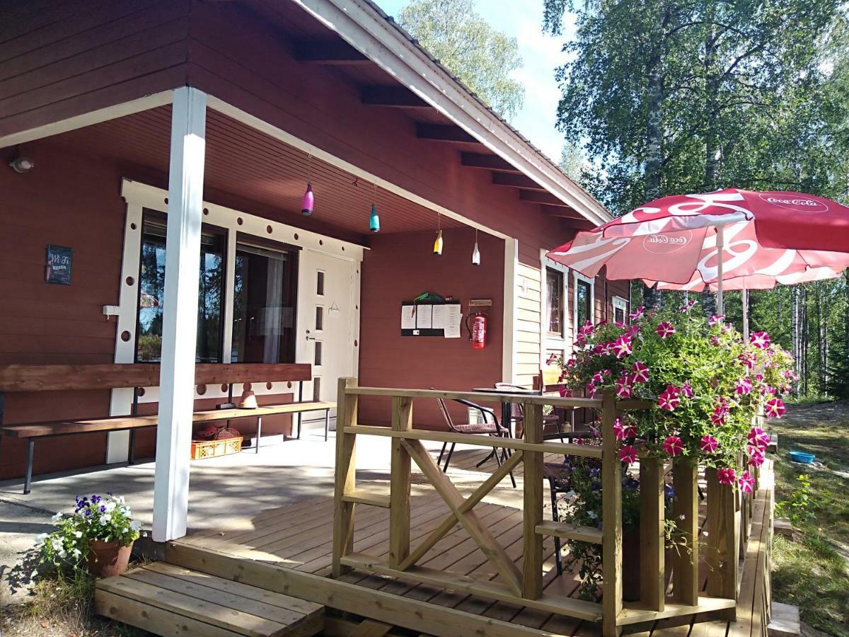 Pirttiniemen Lomakylae Hotel Muurasjärvi Екстериор снимка