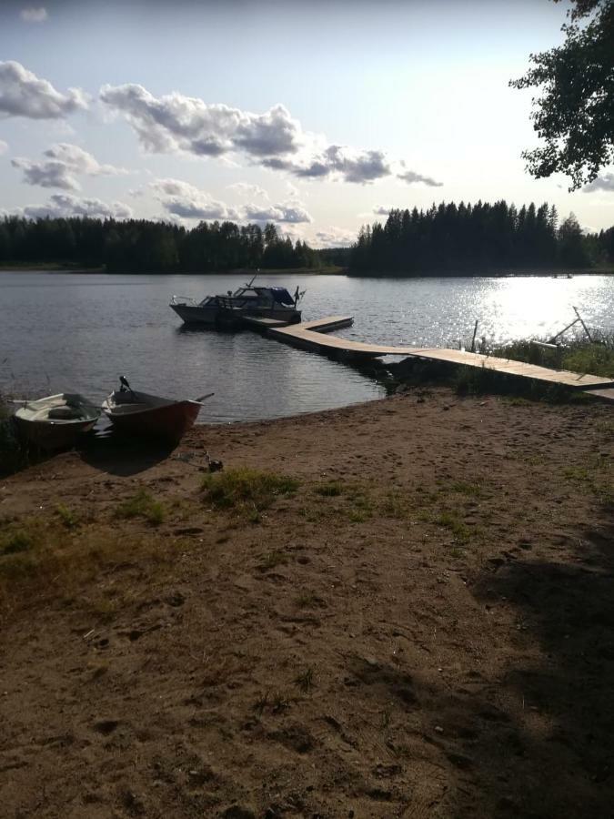 Pirttiniemen Lomakylae Hotel Muurasjärvi Екстериор снимка