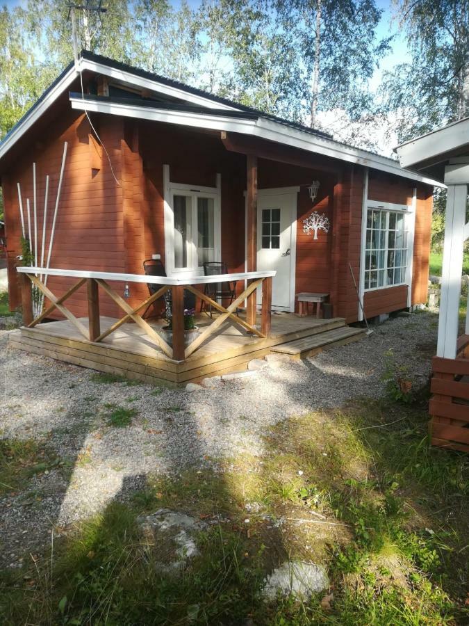Pirttiniemen Lomakylae Hotel Muurasjärvi Екстериор снимка